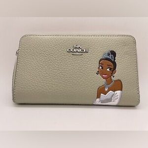 Disney X Coach Medium Id Zip Wallet With Tiana